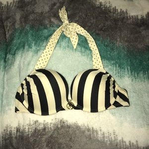 Victoria’s Secret bombshell bikini top